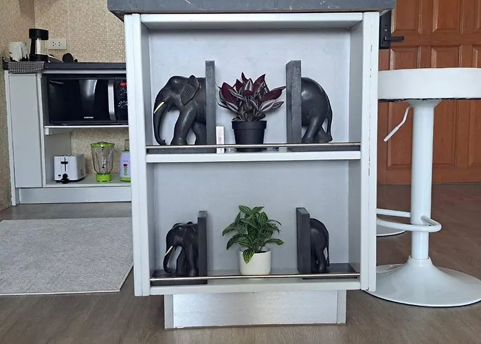 Stylish New In Nana Holiday home Bangkok